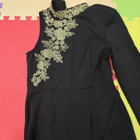 PrettyLittleThing Black Maxi Dress Gold Embroidered Floral Appliqué Size US 8 UK - Picture 5 of 12